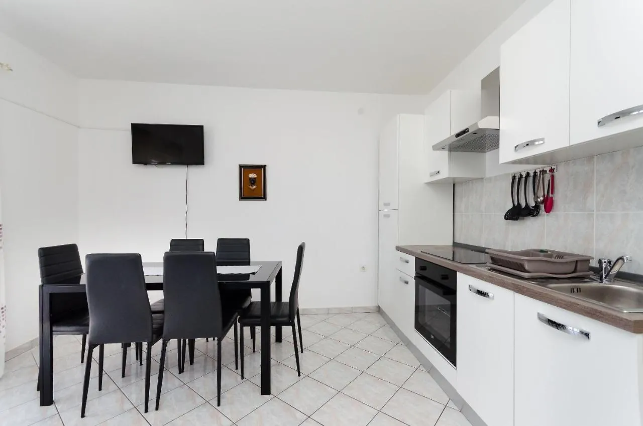 Apartments Luka Supetarska Draga Croatia